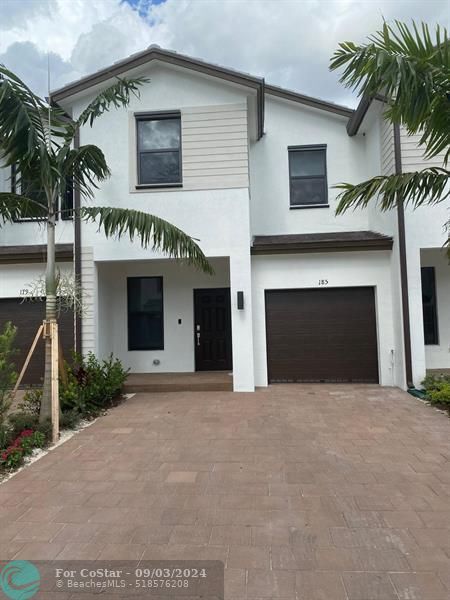 185 SW 185th Way in Pembroke Pines, FL - Building Photo - Building Photo