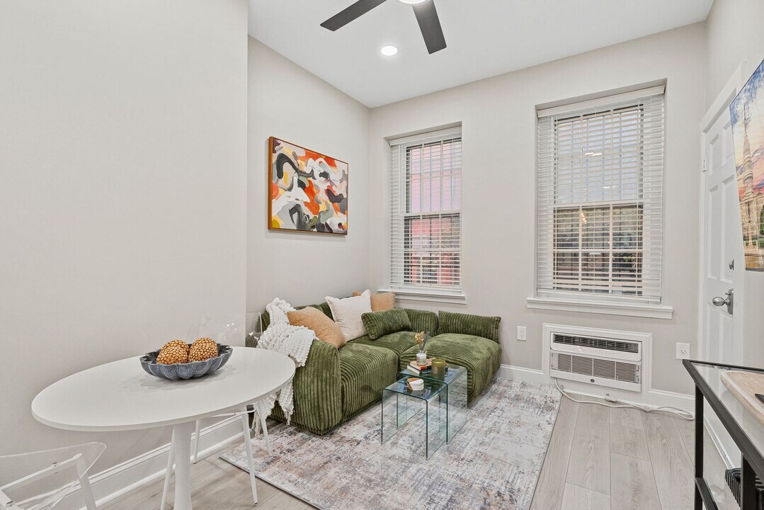 218 4th St SE in Washington, DC - Building Photo