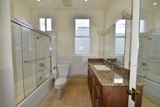 156 Hermann St in San Francisco, CA - Building Photo - Interior Photo