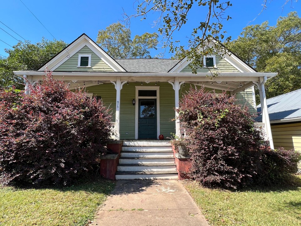 915 N Chase St in Athens, GA - Building Photo