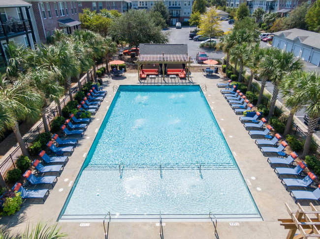 Central Square at Watermark in Mount Pleasant, SC - Building Photo - Building Photo