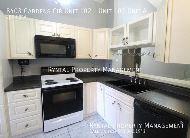 8403 Gardens Cir in Sarasota, FL - Building Photo - Building Photo