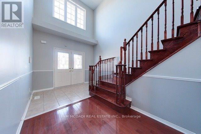 245 Valleyway Dr in Brampton, ON - Building Photo - Building Photo