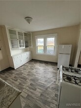993 Smith St in Buffalo, NY - Building Photo - Building Photo
