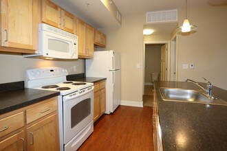 South & Hickory Place in Rochester, NY - Building Photo - Interior Photo