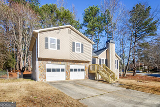 2412 Skyline Ridge Dr in Lithia Springs, GA - Building Photo - Building Photo