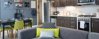 167 W Superior St in Chicago, IL - Building Photo