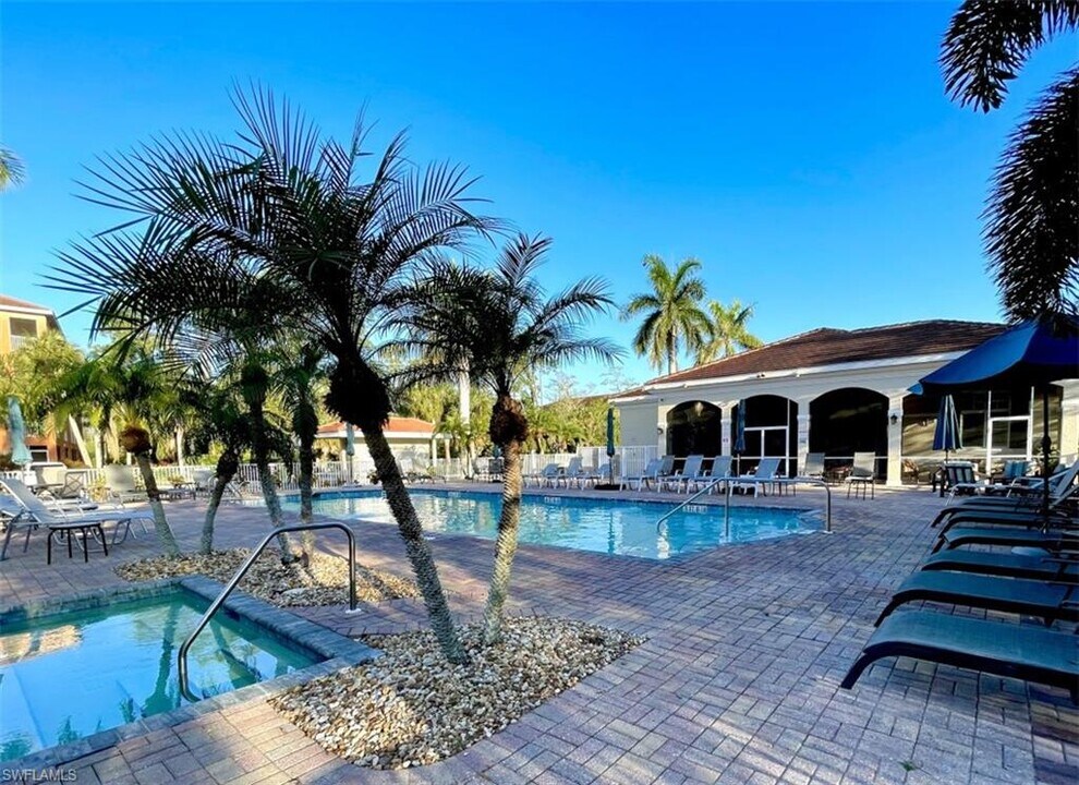 4440 Botanical Place Cir in Naples, FL - Building Photo