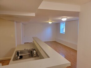 330 Rhode Island Ave NE, Unit 10 in Washington, DC - Foto de edificio - Building Photo