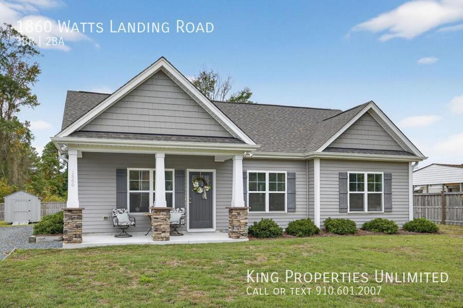 1860 Watts Landing Rd in Hampstead, NC - Building Photo