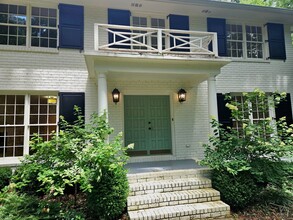 5501 Valley Brook Rd SE in Mableton, GA - Building Photo - Building Photo
