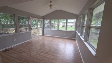 508 NE Johnston Dr in Blue Springs, MO - Building Photo - Building Photo