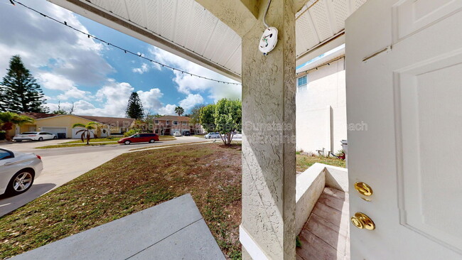 140 Pheasant Run Blvd in West Palm Beach, FL - Building Photo - Building Photo