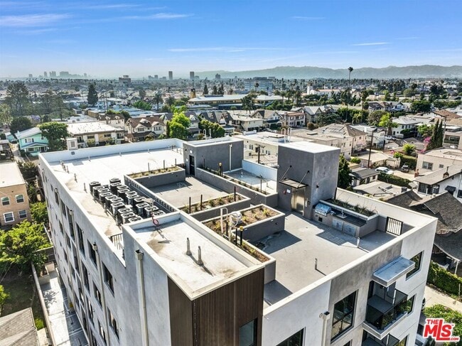 1537 S Wilton Pl in Los Angeles, CA - Building Photo - Building Photo