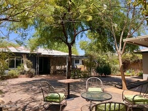 1831 E Monte Vista Rd in Phoenix, AZ - Building Photo - Building Photo