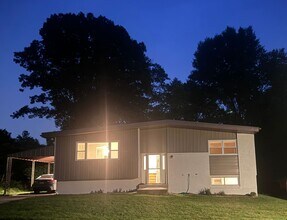 703 Bent Ln in Newark, DE - Building Photo - Building Photo