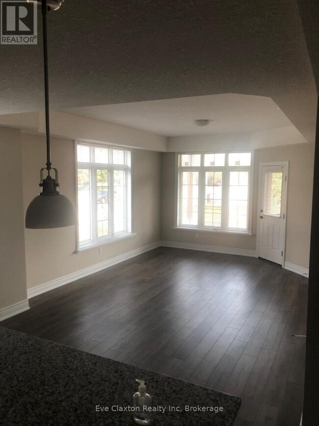 333 Gosling Gardens in Guelph, ON - Building Photo - Building Photo