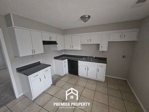 4059 Friendly Way in Memphis, TN - Building Photo - Building Photo