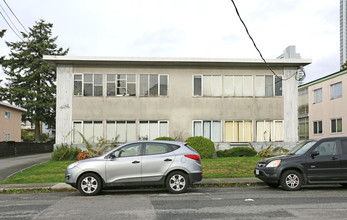 6749 Dow Av in Burnaby, BC - Building Photo - Building Photo