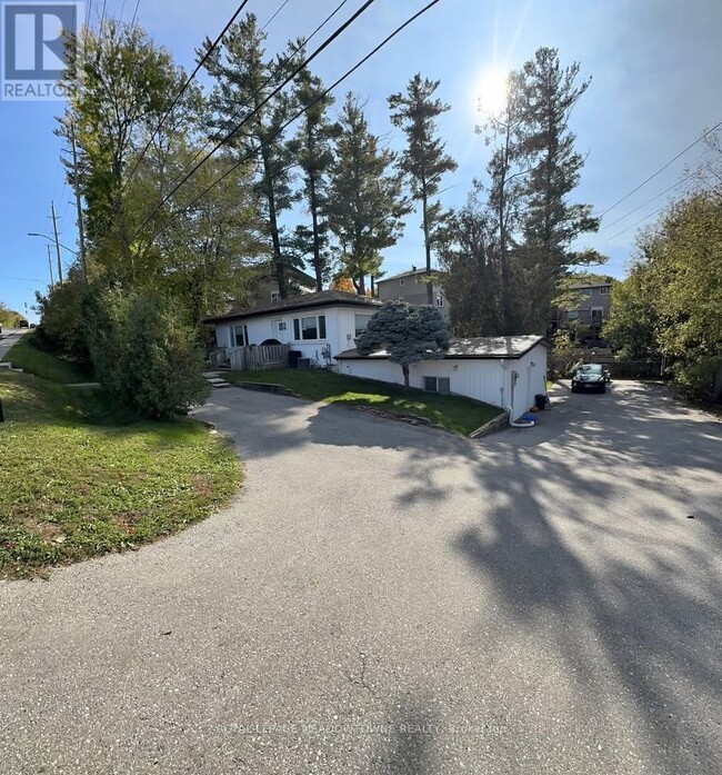 property at 174 Mountainview Rd N