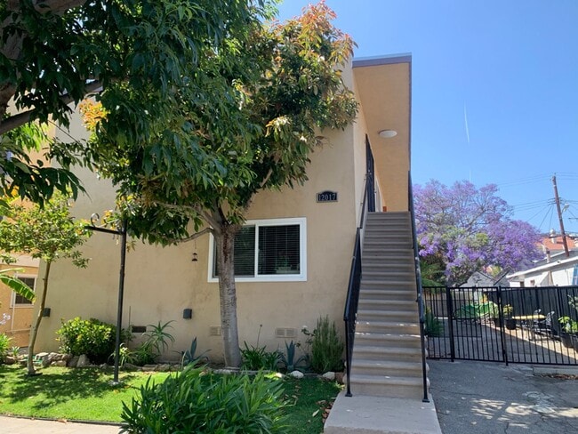 12017 Washington Pl, Unit Unit 5 in Los Angeles, CA - Building Photo - Building Photo