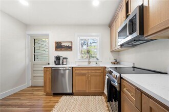 375 Westside Dr in Roswell, GA - Building Photo - Building Photo