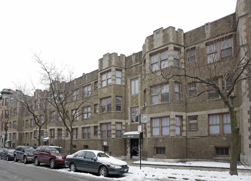 649-57 W. Oakdale / 2919-21 N. Clark in Chicago, IL - Building Photo