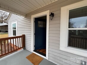 410 Gann St in Lowell, NC - Building Photo - Building Photo