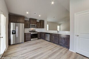 5209 S Nassau Ave in Sand Springs, OK - Building Photo