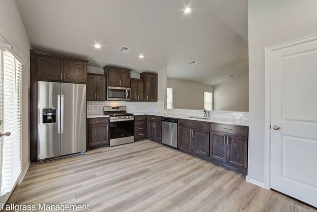 property at 5209 S Nassau Ave