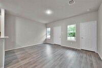 417 E Avenue G photo'