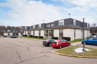 Kendall Off Main in Kalamazoo, MI - Foto de edificio - Building Photo