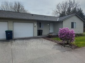 413 Rowland Rd in Sedro Woolley, WA - Building Photo