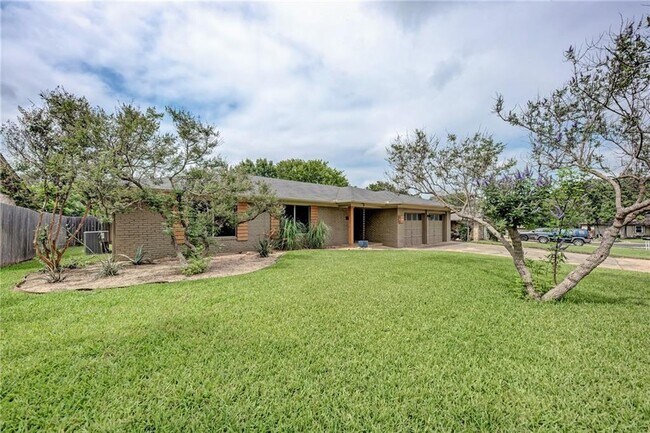 402 Greenwood Dr in Georgetown, TX - Building Photo - Building Photo