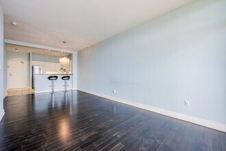 1-601 Leaside Park Dr in Toronto, ON - Building Photo - Building Photo