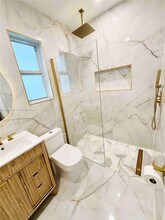 330 NE 88th St in El Portal, FL - Building Photo - Building Photo