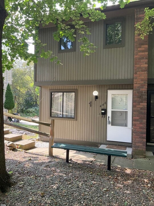 446 Crosbie Dr in Canonsburg, PA - Building Photo
