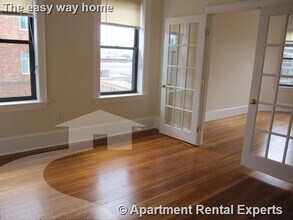 881 Massachusetts Ave in Cambridge, MA - Foto de edificio - Building Photo