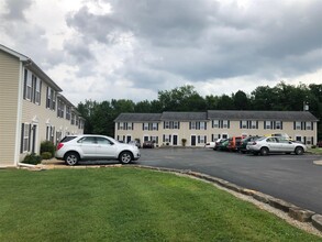 1956 Stonehenge Ave in Bowling Green, KY - Building Photo - Building Photo