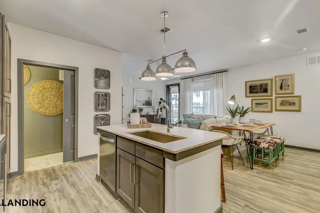 3001 Crockett St, Unit 1332 in Fort Worth, TX - Building Photo - Building Photo