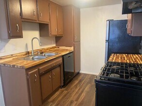 4202 W Ave L in Lancaster, CA - Building Photo - Building Photo