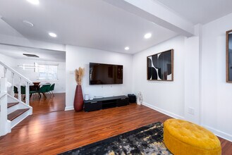 6153 Gardenia Ct in Alexandria, VA - Building Photo - Building Photo