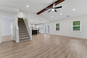 5081 Hubert Dr in Powder Springs, GA - Building Photo - Building Photo