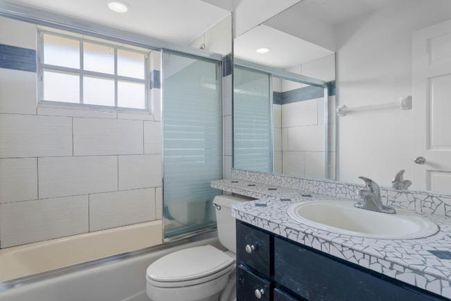 802 Abbott Ave in Deltona, FL - Building Photo - Building Photo