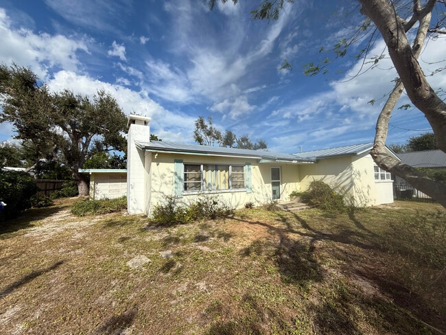 property at 925 Tropic Dr