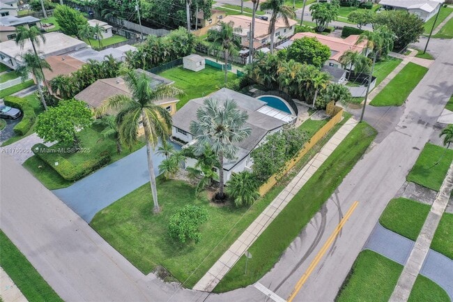 2101 N 15th Ave in Hollywood, FL - Building Photo - Building Photo