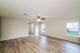 117 Mood Lake Dr in Kyle, TX - Building Photo - Building Photo