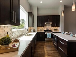 864 Wakefield Dr in Houston, TX - Building Photo - Building Photo