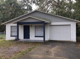 696 Kilgore St in Wildwood, FL - Building Photo