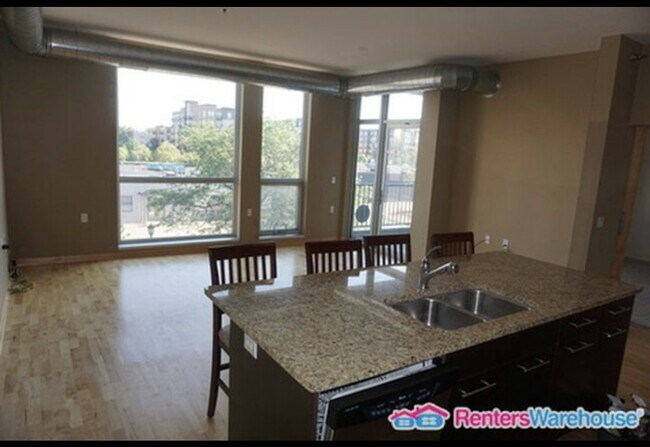 1211 Lagoon Ave in Minneapolis, MN - Building Photo - Building Photo